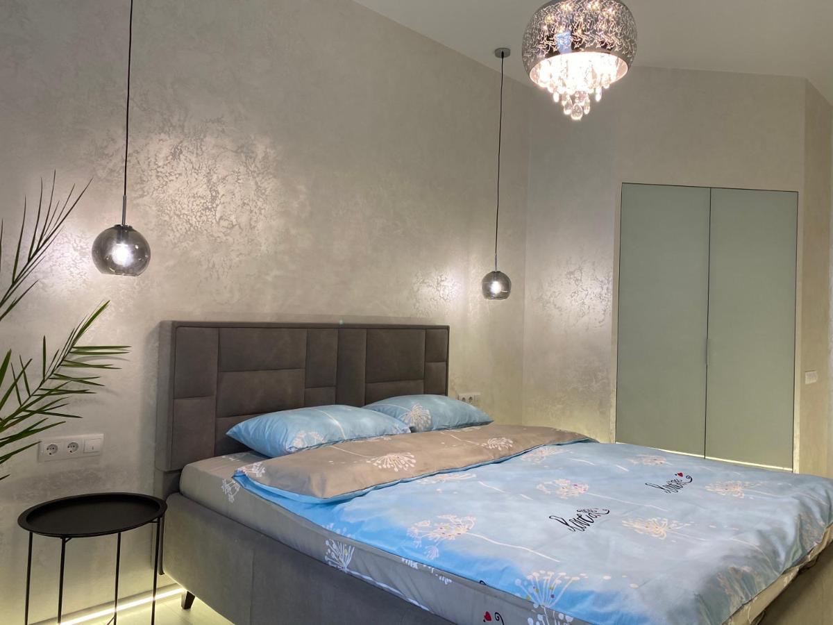 Panorama Luxury Apartment In The House With A Spire, A Historical Building In The City Centre Harkov Kültér fotó