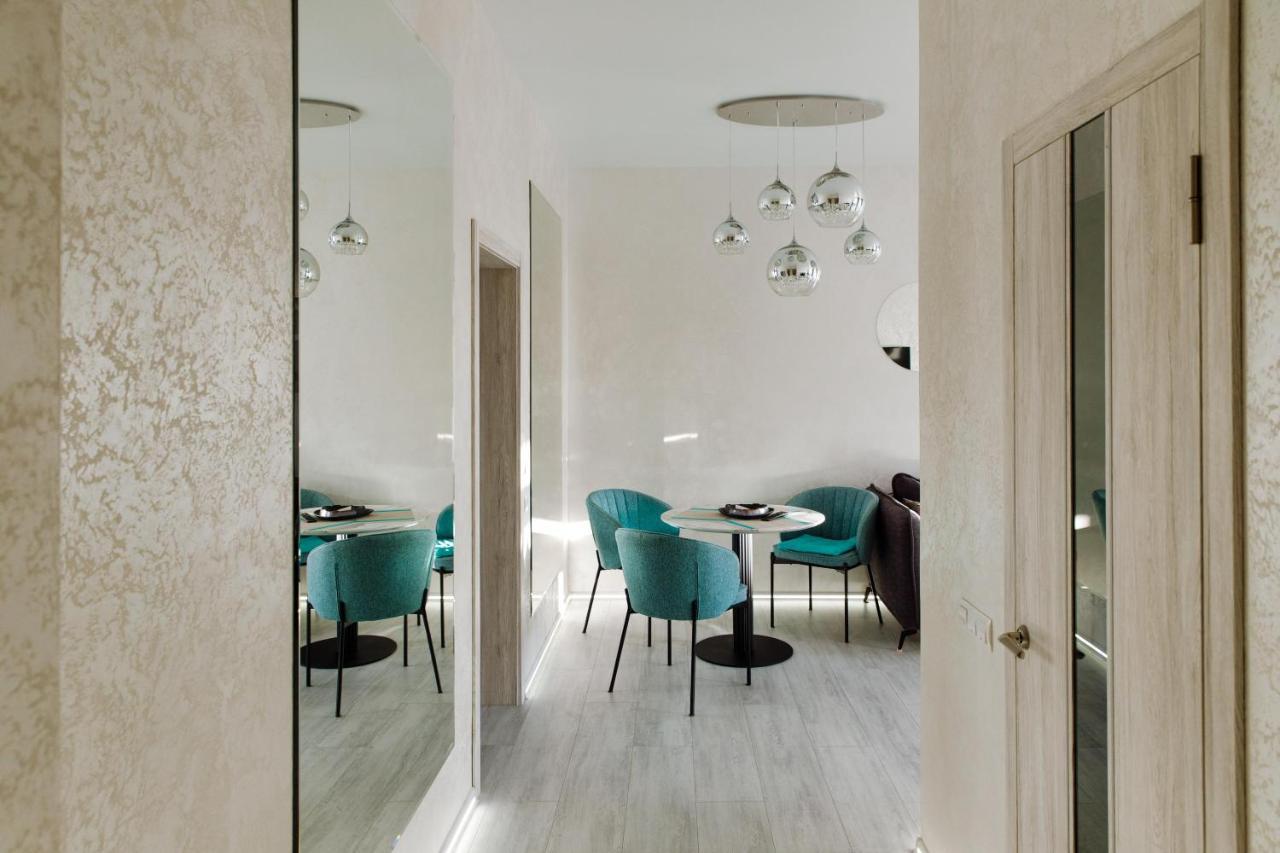 Panorama Luxury Apartment In The House With A Spire, A Historical Building In The City Centre Harkov Kültér fotó