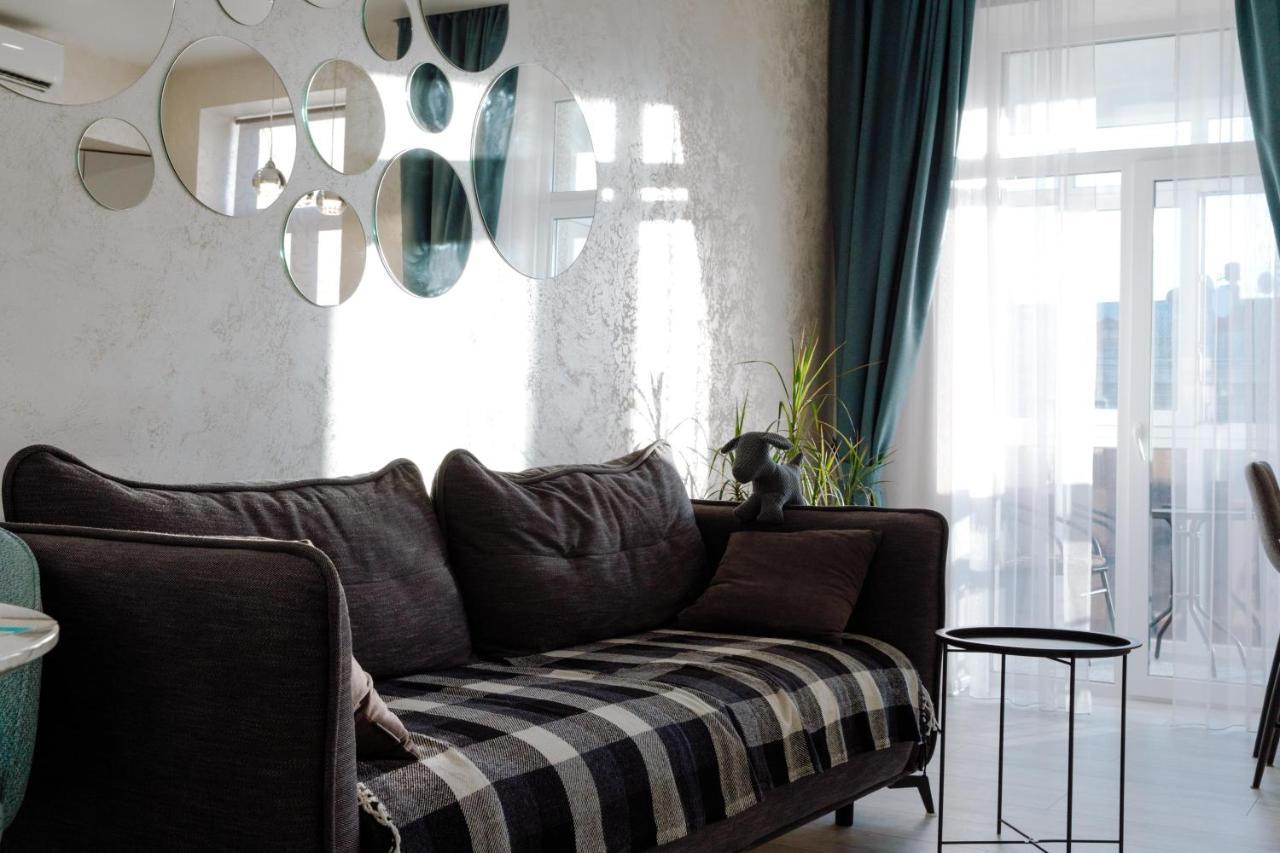 Panorama Luxury Apartment In The House With A Spire, A Historical Building In The City Centre Harkov Kültér fotó